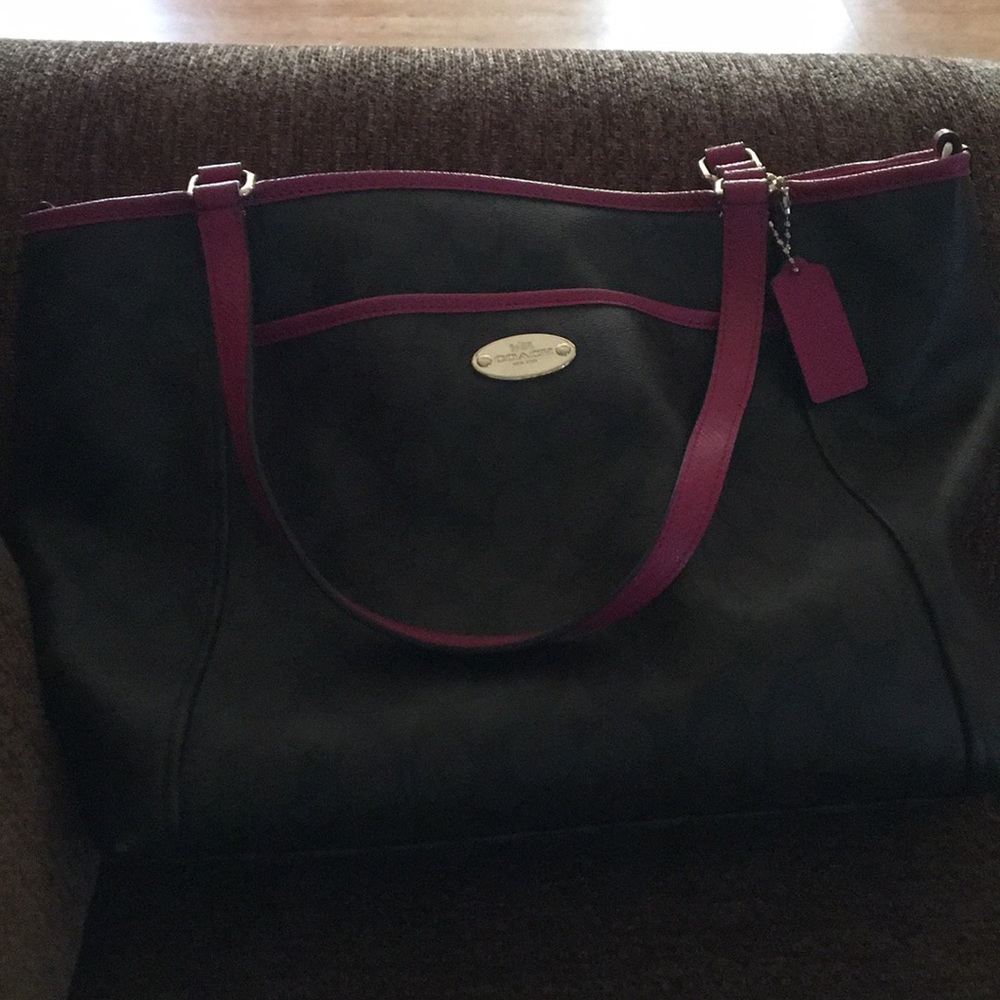 Coach tote pocketbook